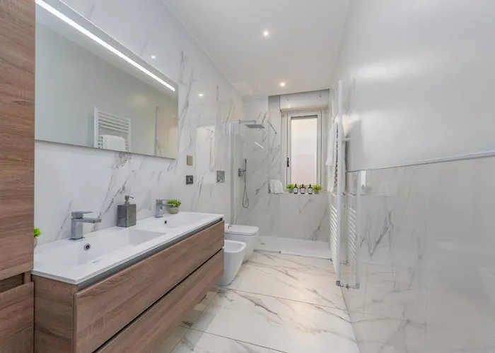 Luxury 2 Bedroom In Apartment *