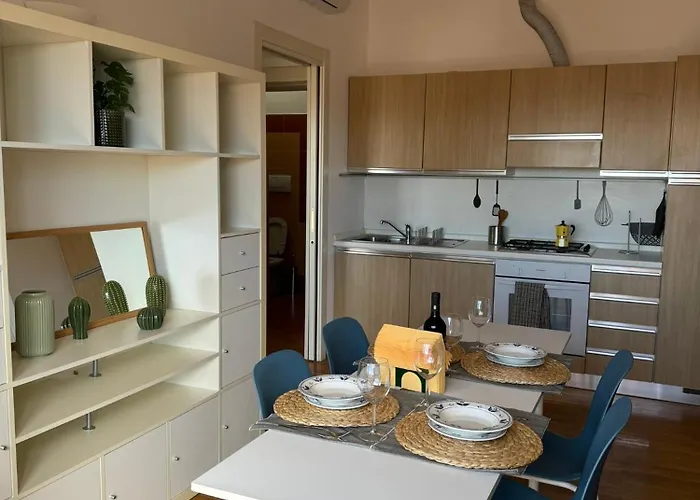 Isola- Attico Con Balcone Daire