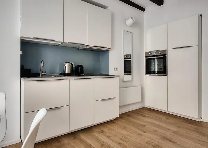 Just Urban - Cozy 1-br In Center - Steps M2 And M4 Metro *