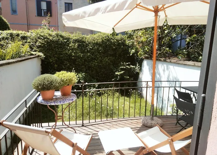 Casa Mari - Free Secure Parking, Breakfast, Private Bathroom, Wifi, Garden, Aircon, 5 Min Walk To Metro And Train Station 4* Milano