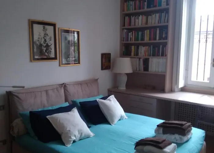 Casa Mari - Free Secure Parking, Breakfast, Private Bathroom, Wifi, Garden, Aircon, 5 Min Walk To Metro And Train Station Milano