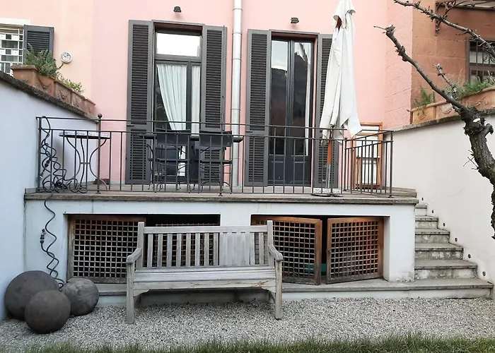 Bed & Breakfast Casa Mari - Free Secure Parking, Breakfast, Private Bathroom, Wifi, Garden, Aircon, 5 Min Walk To Metro And Train Station