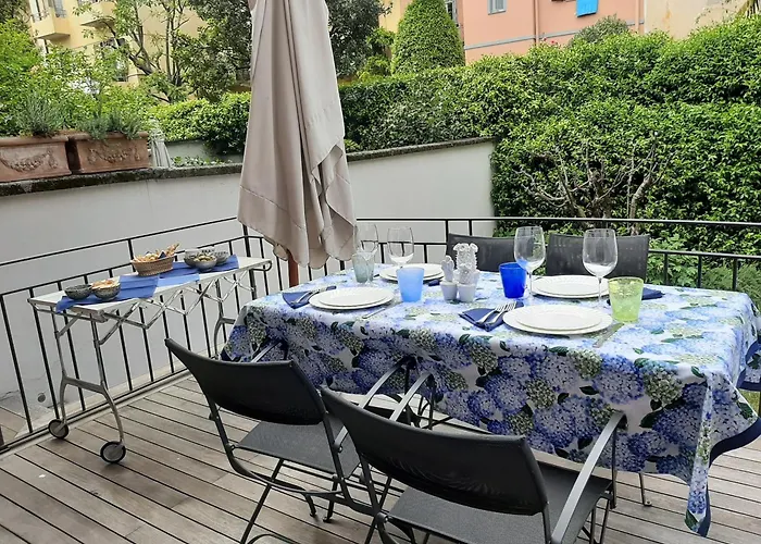 Casa Mari - Free Secure Parking, Breakfast, Private Bathroom, Wifi, Garden, Aircon, 5 Min Walk To Metro And Train Station