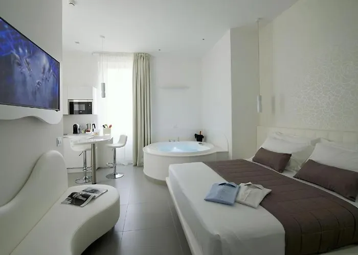 Otel Gatto Bianco Mia 2*