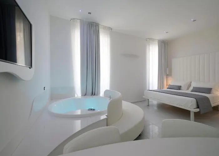 Hotel Gatto Bianco Mia 2*