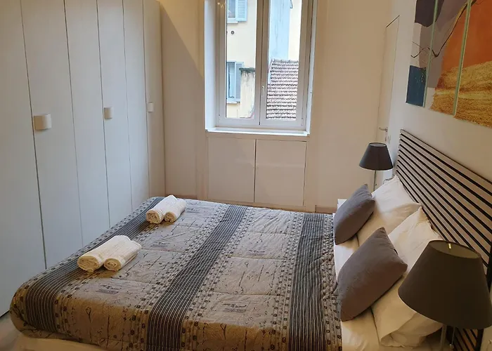 Spacious & Lovely - 4 Queen Bed *