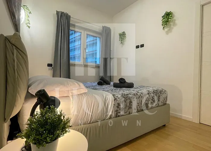 In Town - - Porta Nuova District Appartamento