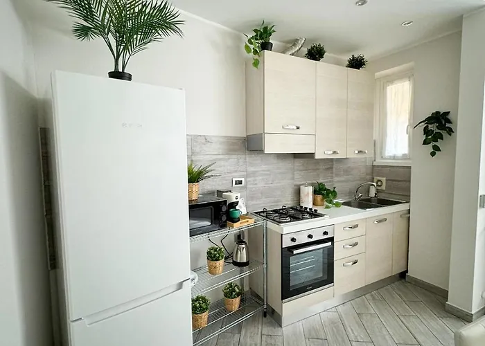 In Town - Life Near San Siro Stadium Metropolitana M1 - M5 *