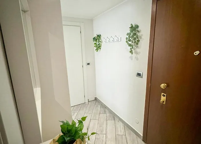 In Town - Life Near San Siro Stadium Metropolitana M1 - M5 Milán