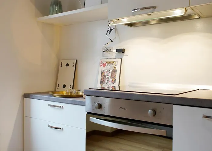 5min Da Stazione アパート