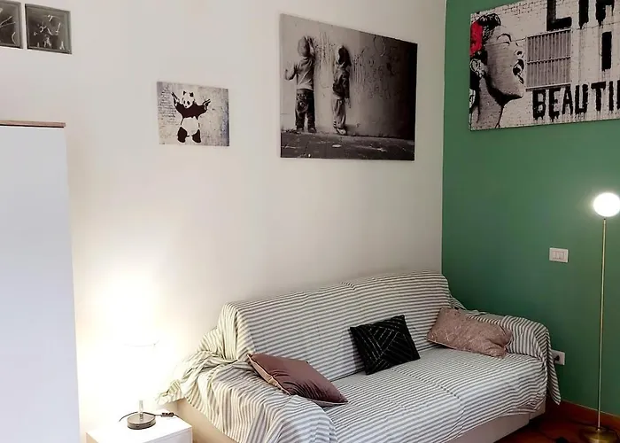 Luminoso Monolocale Nel Cuore Di Appartamento *