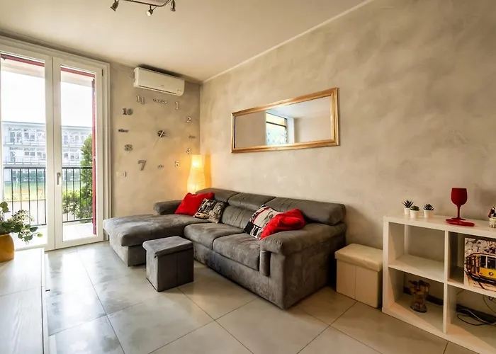 San Siro - With Terrace And Parking Daire