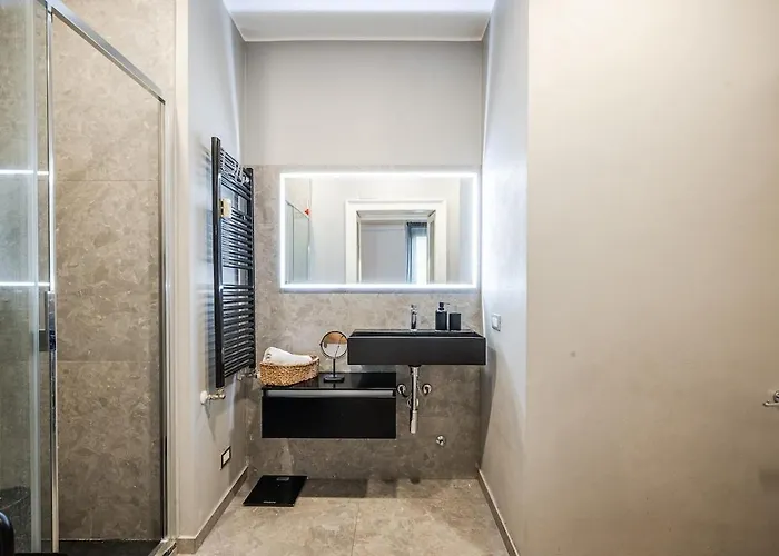 - Bilocale Design - Metropolitana - Train