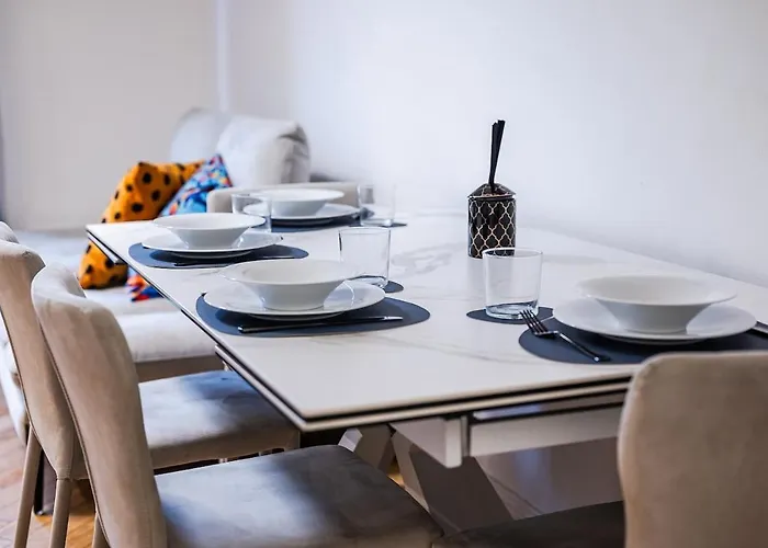 - Bilocale Design - Metropolitana - Train