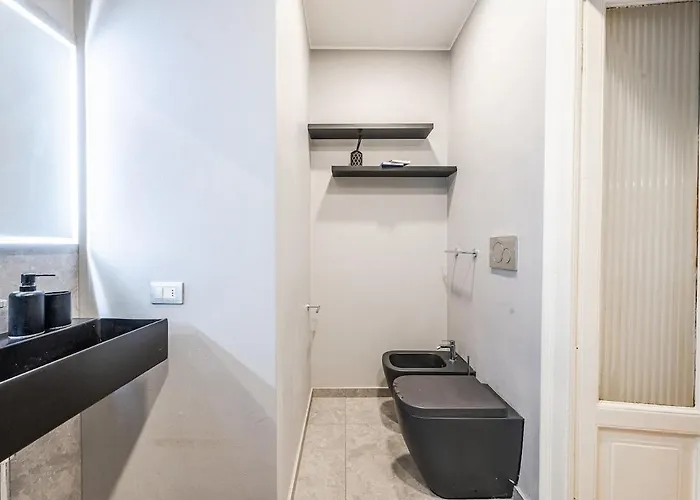 - Bilocale Design - Metropolitana - Train