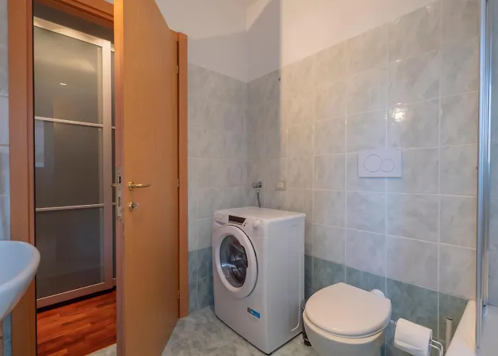 Daire I Host - Trivulziana 3 *