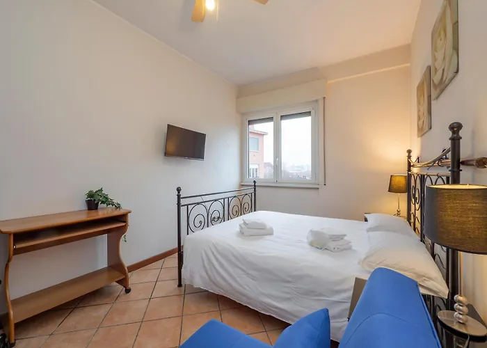 I Host - Muratori 54 * Milan