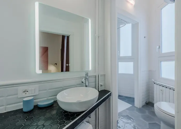 Easytopstay - New And Functional Near The Metro Apartment