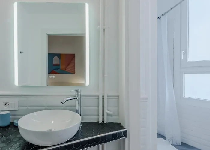 Easytopstay - New And Functional Near The Metro Apartment