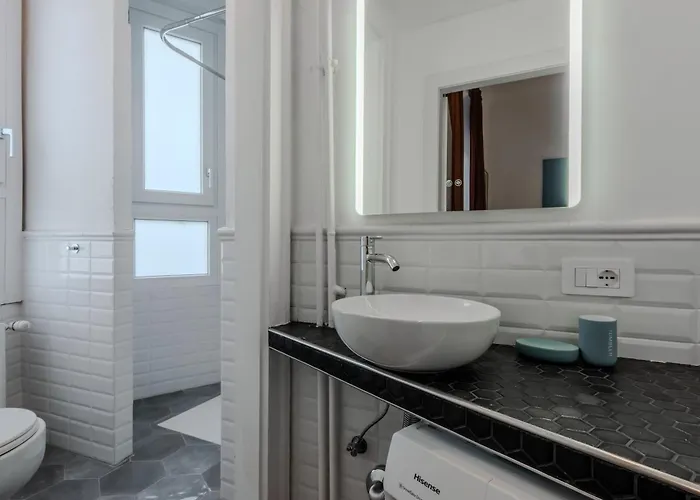 Easytopstay - New And Functional Near The Metro *