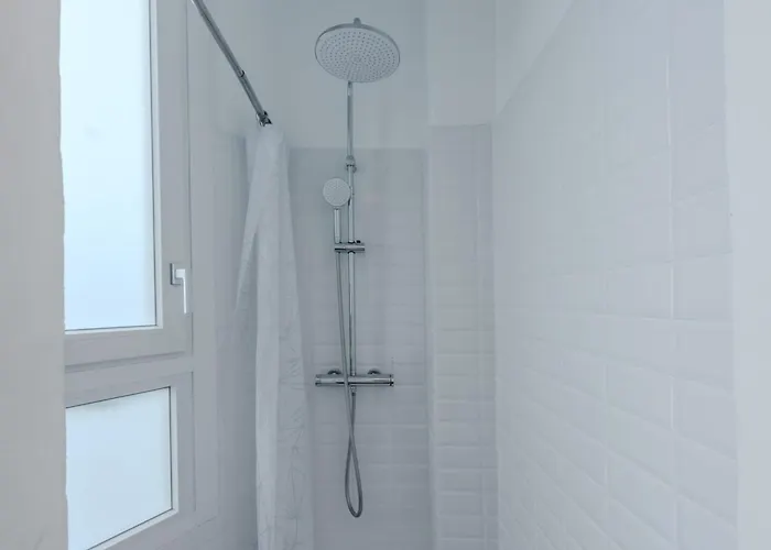 Easytopstay - New And Functional Near The Metro Apartmán