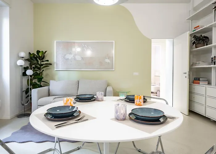 Design And Silence - Wide Renovated 2 Stops Form Milán