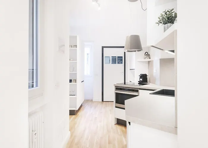 Easylife - - Napo Torriani 1 E - * Milano