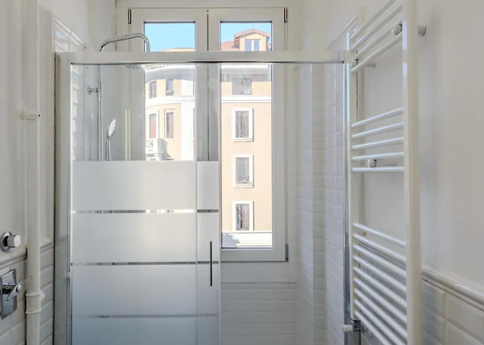 Easytopstay - New And Functional Near The Metro Apartment