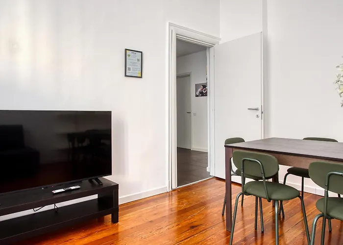 Joivy Cosy 3br Flat In The Centre Of * ميلان