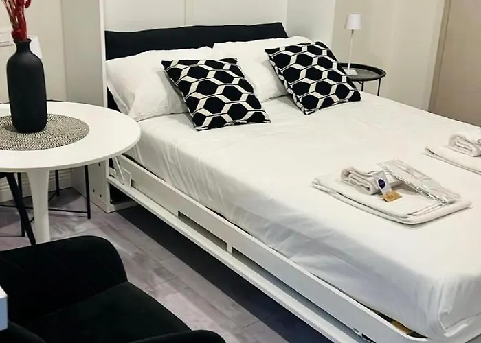 Nocleg ze śniadaniem Loreto Prestige - Parking Free & Bulb Gym