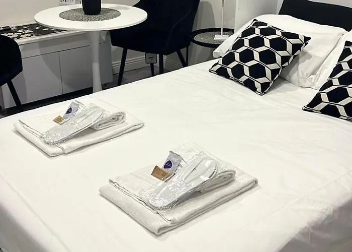 Loreto Prestige - Parking Free & Bulb Gym Mediolan