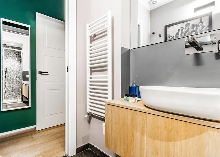 Goldoni House - Duomo 2 K M - Porta Venezia - Linate شقة *