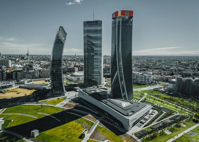 Stadium To Duomo - San Siro, Citylife, Duomo *