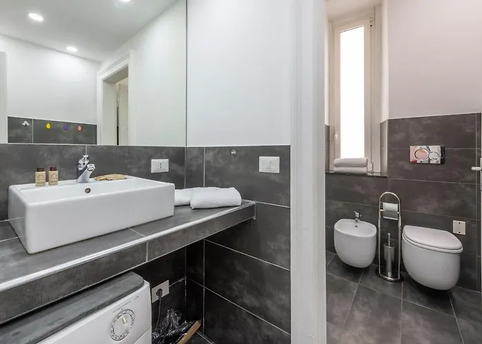 Luxury 3 Bedrooms - B *