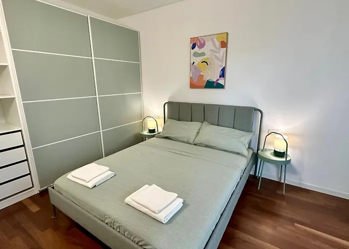 Giax Tower Premium Modern Milanese Flat With Gym Pool View & Box *