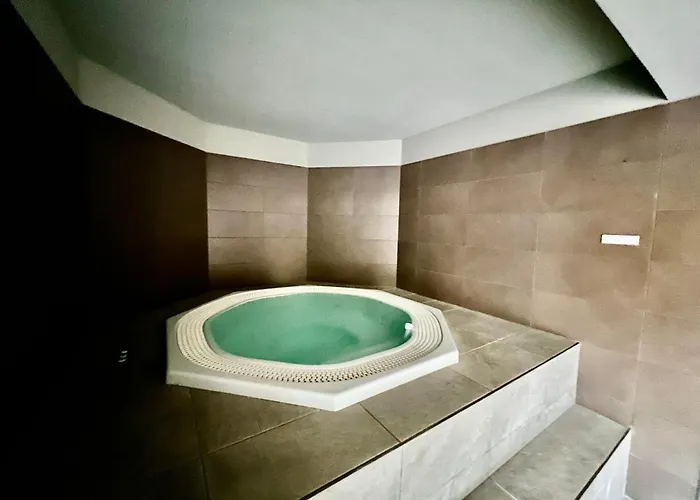 アパート Giax Tower Premium Modern Milanese Flat With Gym Pool View & Box ミラノ