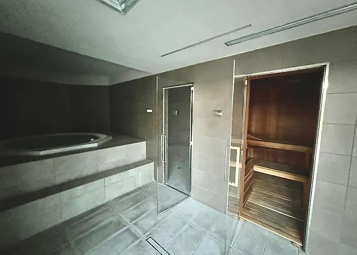 Giax Tower Premium Modern Milanese Flat With Gym Pool View & Box