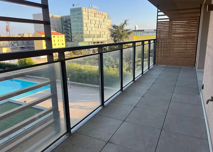 Giax Tower Premium Modern Milanese Flat With Gym Pool View & Box *