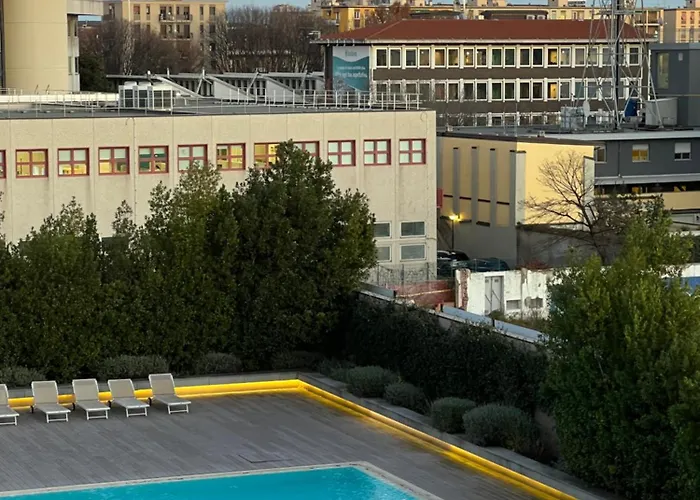 Giax Tower Premium Modern Milanese Flat With Gym Pool View & Box アパート ミラノ