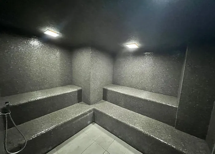 Giax Tower Premium Modern Milanese Flat With Gym Pool View & Box *