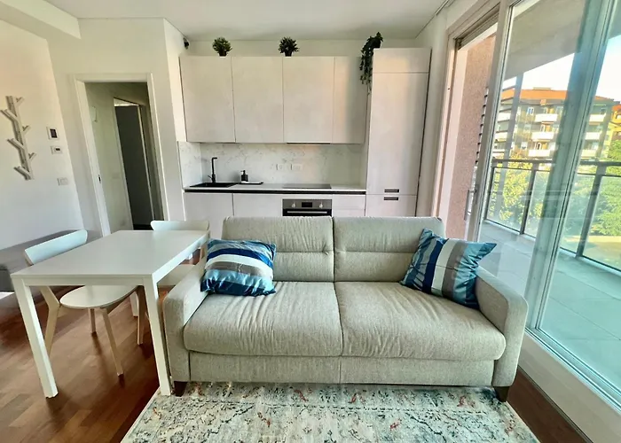 Giax Tower Premium Modern Milanese Flat With Gym Pool View & Box