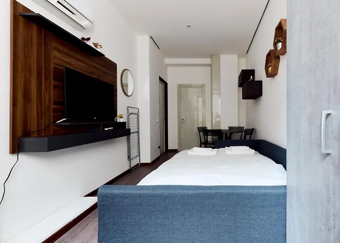 Apartment Corso Venezia View With Private Balcony - Corso Venezia Milan