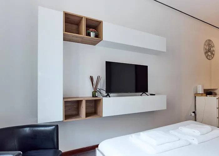 Apartment Corso Venezia View With Private Balcony - Corso Venezia Milan