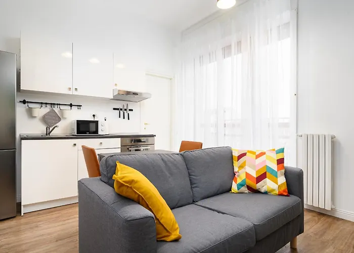Classbnb - Stylish In The Moscova Area, 250 M From Metro Line M2 *