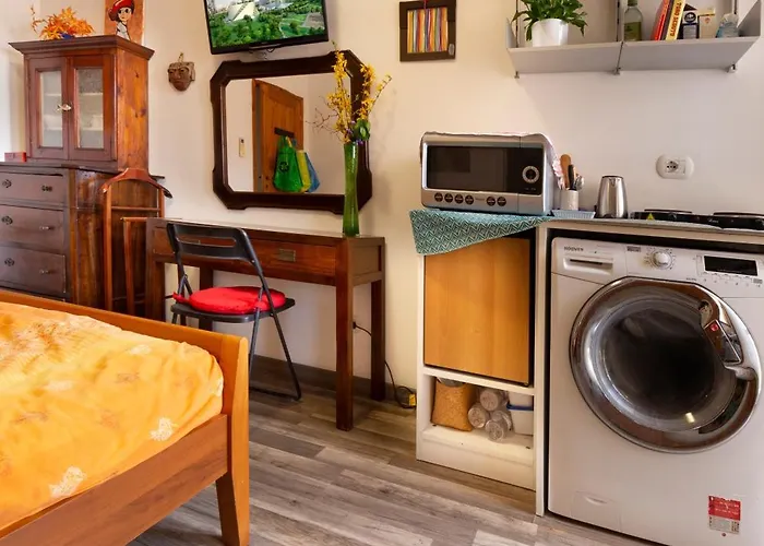 Corner Bed & Breakfast 3*