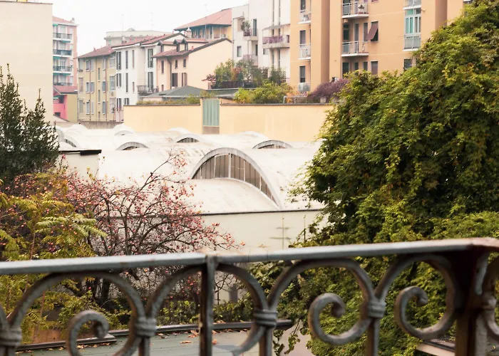 - Parking Nearby&free Wifi Milano