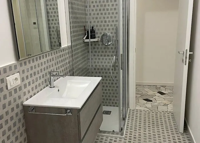 M4 Tolstoj - Duomo Tortona Navigli Area *