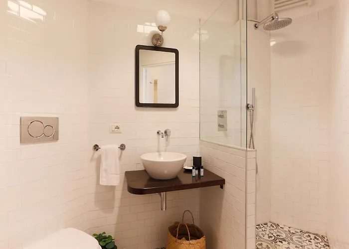 The Rent - Modern Two-bedroom In Porta Romana 아파트 밀라노
