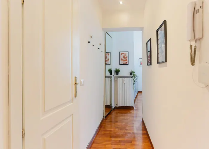 The Rent - Modern Two-bedroom In Porta Romana Milan