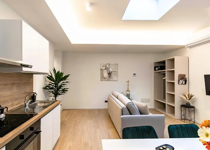 Aiello - Citylife Apartahotel Milán